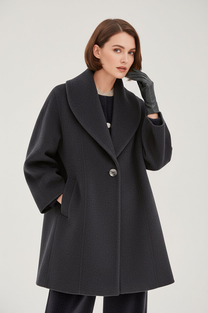 Women’s relaxed knit coat in black